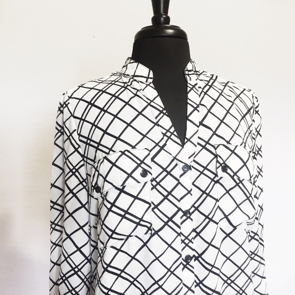 🍩Zac and Rachel striped blouse size medium - Picture 4 of 6